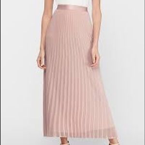NWT High Waisted Pleated Maxi